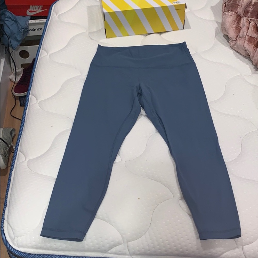 Three quarter naked feel lulu lemon leggings